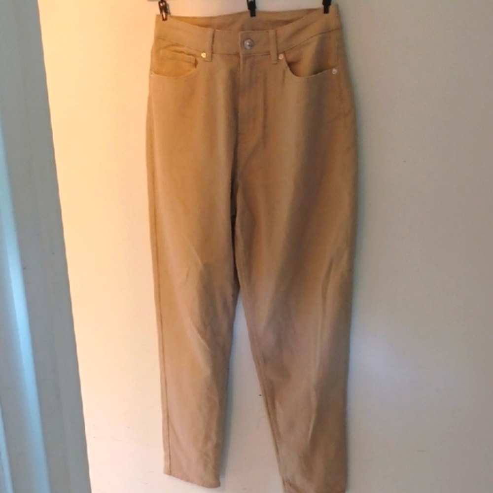 H&M Divided Tan Straight Leg Jeans, Size 6 - Picture 3 of 8